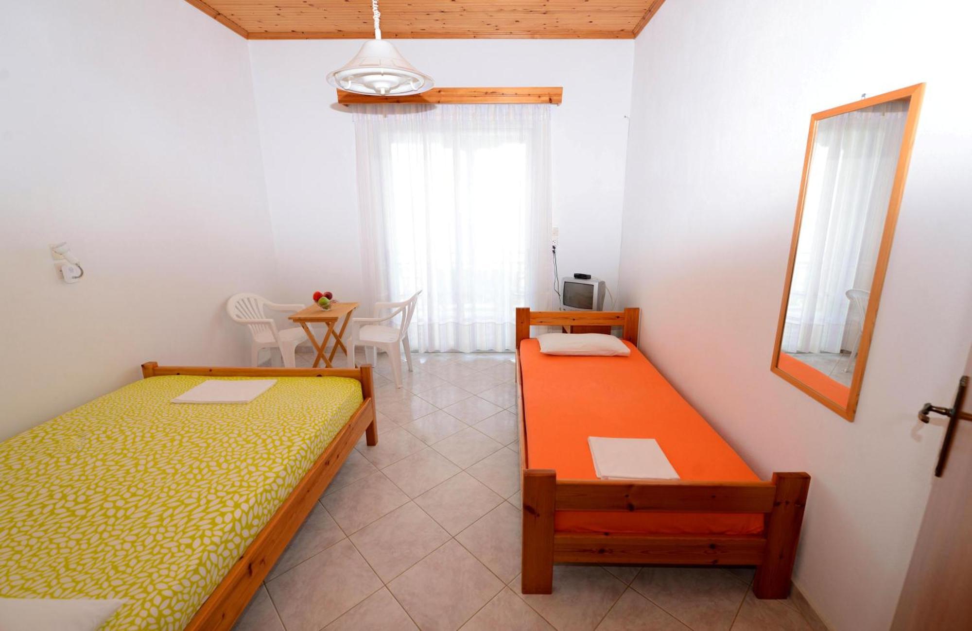 Apartments Ziogas Paralía Skotínis المظهر الخارجي الصورة